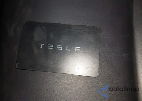 2022 Tesla Model Y Long Range Dual Motor All-Wheel Drive z USA, uszkodzony, nr VIN 7SAYGDEE1NF313449